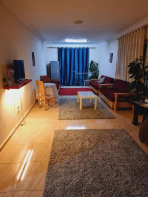Cairo Nasr City - 15minutes from Airport - private single room with shared bathroom - غرفة مفردة خاصة مع حمام مش��رك - chambre simple privée avec salle de bain partagée - одноместный отдельный номер с